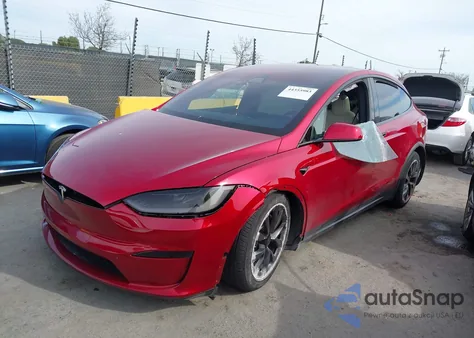 2023 Tesla Model X Dual Motor All-Wheel Drive/Standard Range z USA, uszkodzony, nr VIN 7SAXCBE50PF405571